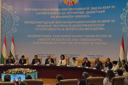 Захираҳои об ва устувории демографӣ ба манфиати ҷавонон